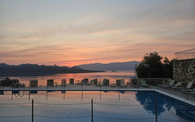 Sunrise Hotel Nikiana Lefkada