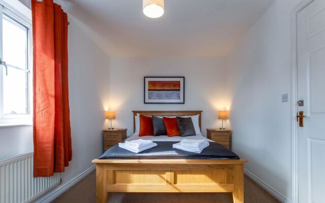 Captivating Holiday Home in Cardiff with Garden