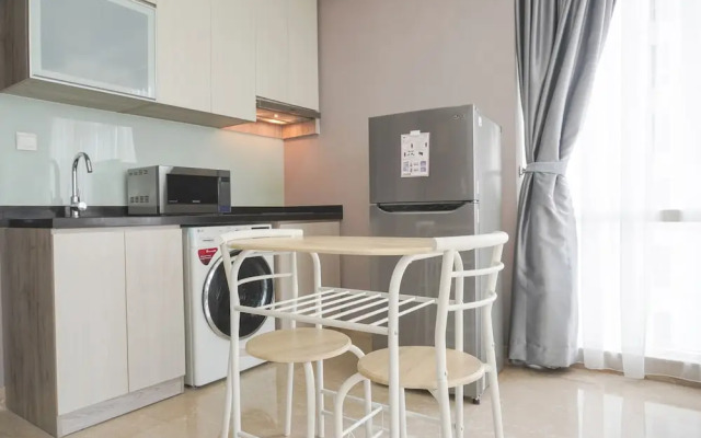 Modern Look And Comfy 2Br Menteng Park Apartment