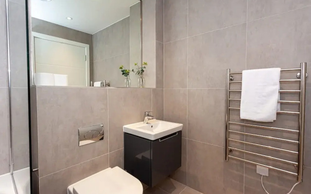 Modern Apartment in Manchester, Sleep 4