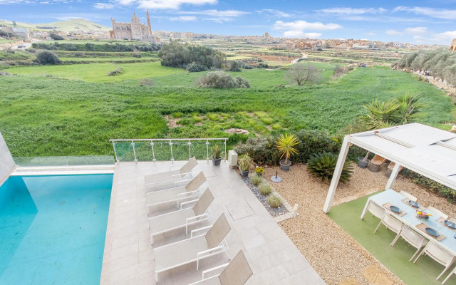 Twilight Gozitan Farmhouse With Pool