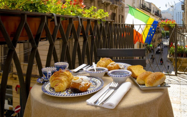 Ballarò Hotel