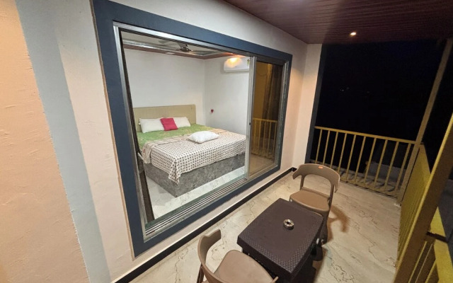 sea royal rooms and cafe