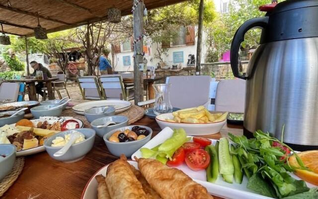 Eski Datca Pansiyon Cafe
