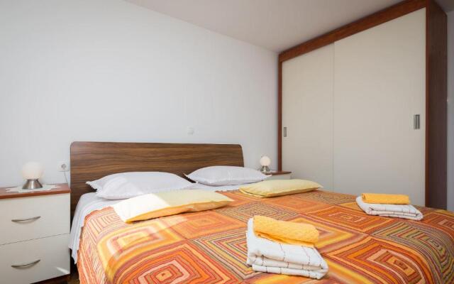 Apartment Mirjana