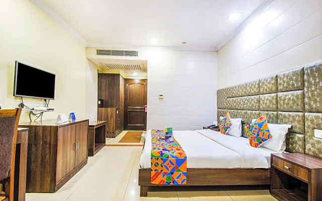 FabHotel Model Town Heights