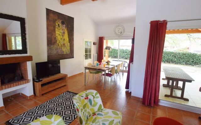 Elegant Villa in Les Mazes With Swimming Pool