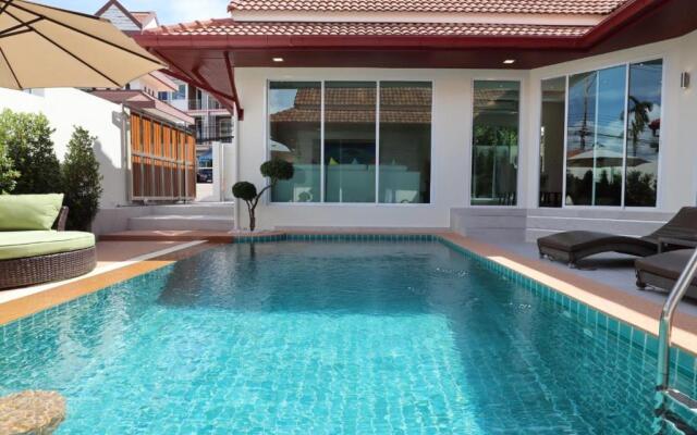 Luxury Pool Villa A14 3BR / 6-8 Persons