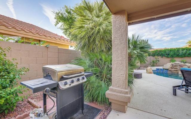Tempe Retreat w/ Saltwater Pool & Grill!
