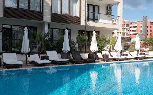 Green Paradise Deluxe Apartments