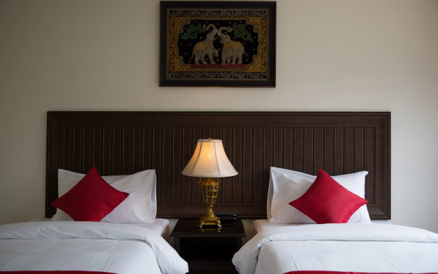 True Siam Rangnam Hotel