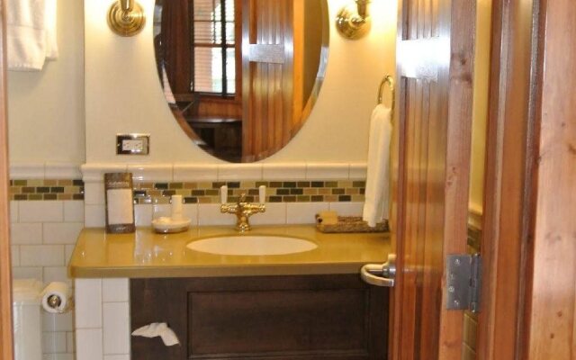 The Green Bridge Inn