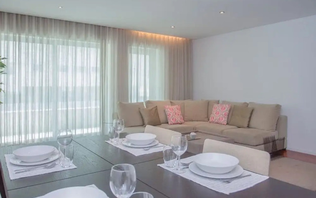 Liiiving in Porto Balcony Drag o View