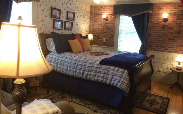Lee Farm Inn