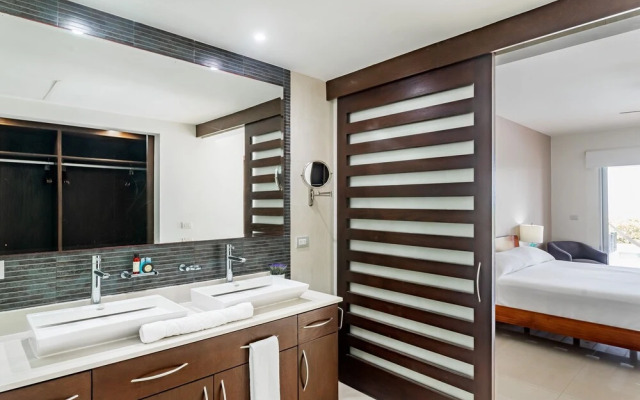 Z Casa Marea 2 Bedroom Condo by Redawning