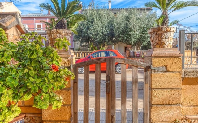 Cosy Holiday Home in S'illot-cala Morlanda With Sea Nearby