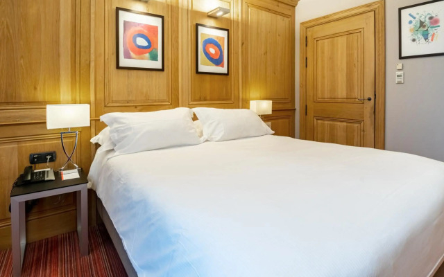 Hotel de Bourgtheroulde, Autograph Collection