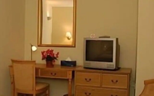 Golden Ball Hotel