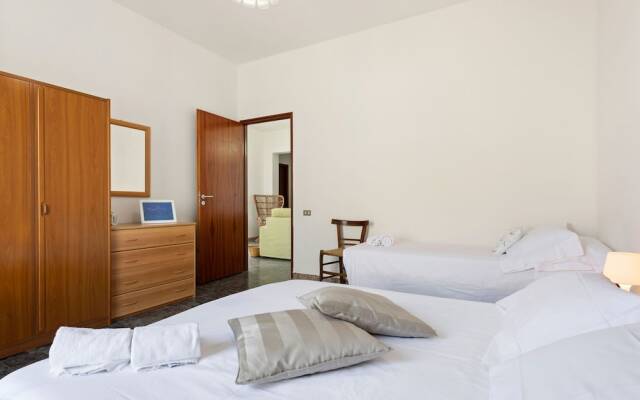 Pleasant Holiday Home in Donnalucata near Spiaggia Micenci