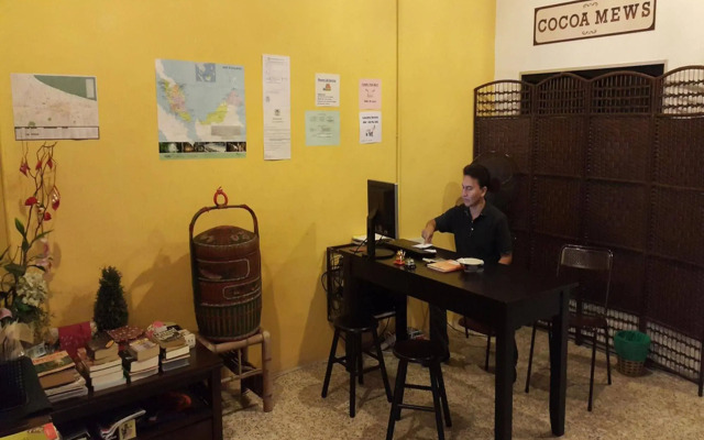Cocoa Mews Cafe & Homestay - Hostel