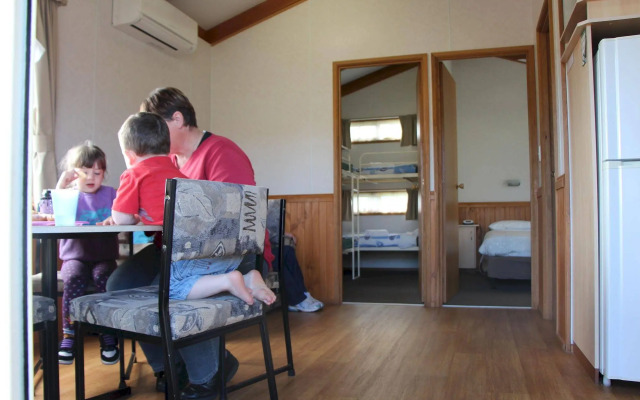 Warrnambool Motel and Holiday Park