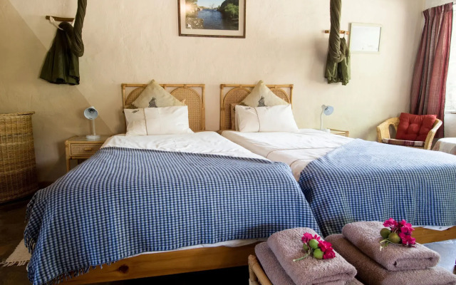 Etusis Lodge