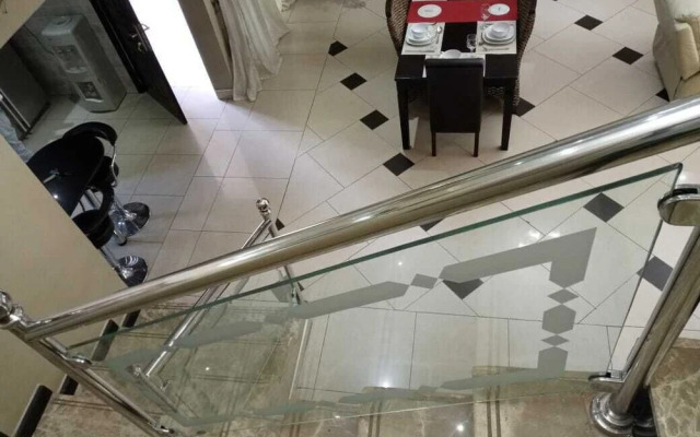 Executive Fully Furnished Apartment Close to Amenities