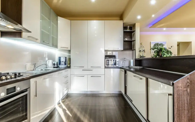 Villa Pave - Six-bedroom Villa With Terrace and Swimming Pool