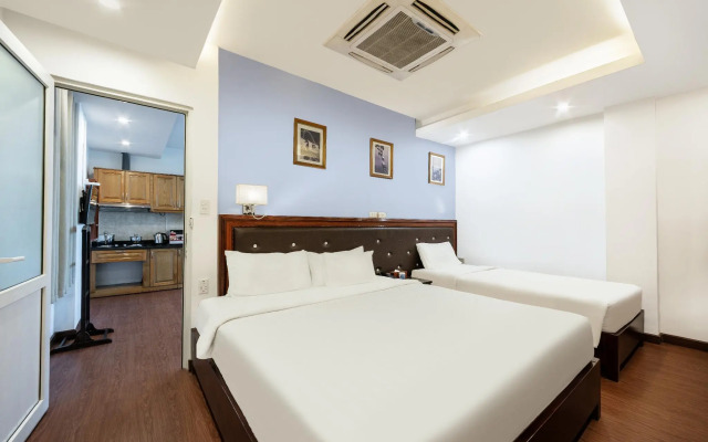 New Moon Hotel