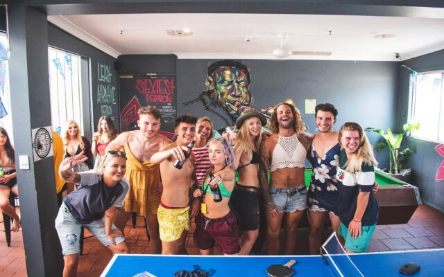 Stoke Beach House - Hostel