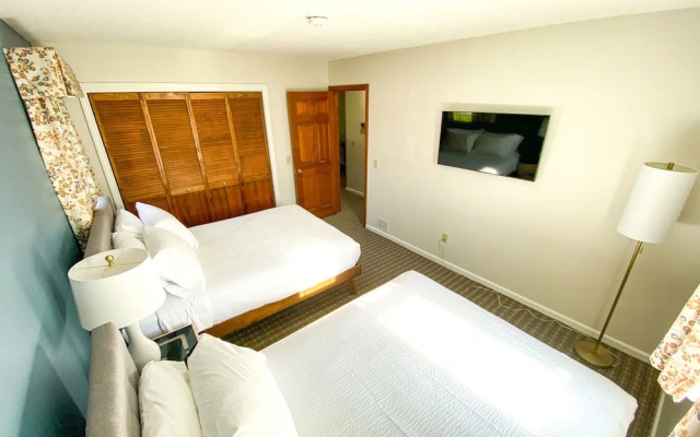 The Central Downtown Inn & Suites