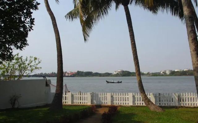 Carl-Dale Backwaters Vacation Home