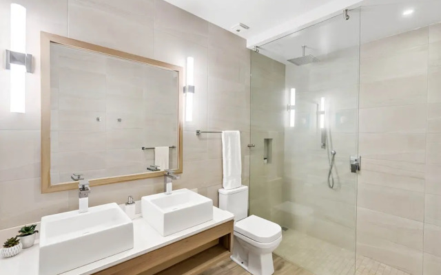 Luxury Villa Hot Tub Ocean Views Fully Staffed