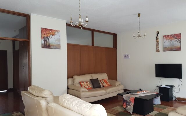 Lolos Elegant Three Bedroom Apartment