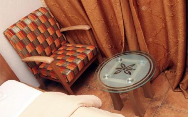 La Maison Hotel And Suites