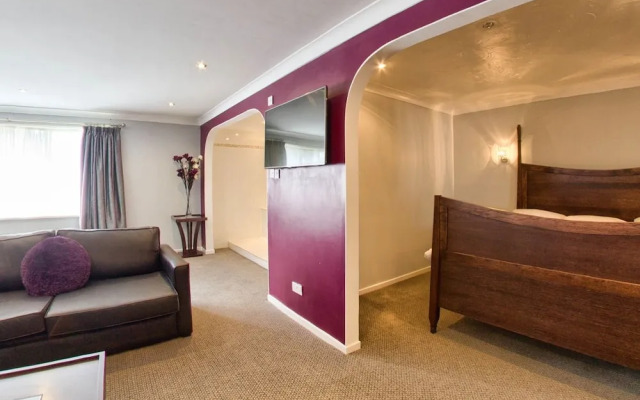 The Farmhouse  Innlodge