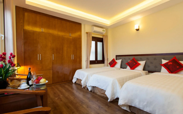 Queen Light Hotel