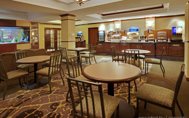 Holiday Inn Express Hotel & Suites Pearland by IHG
