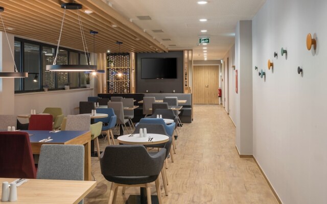 Holiday Inn Express Hamburg South A7 AS42 by IHG