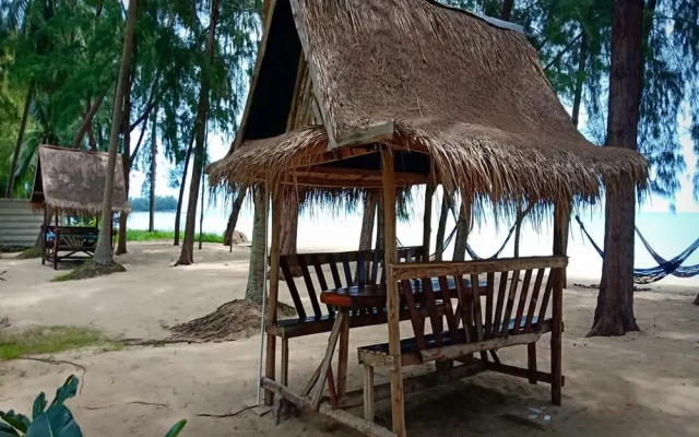 CAPITAL O1142 Laemkum Beach Resort