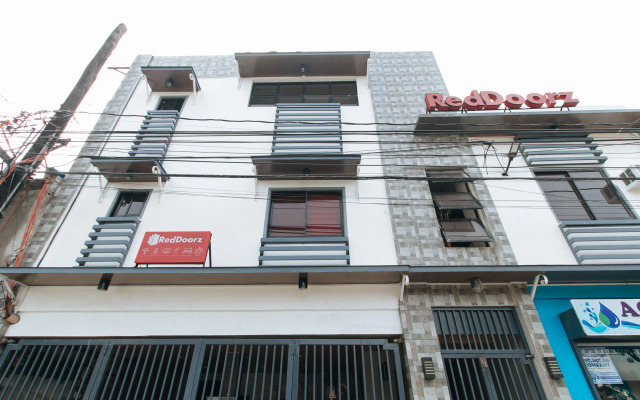 RedDoorz near Christ the King Medical Center