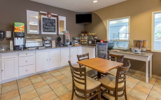 AmericInn by Wyndham Streator