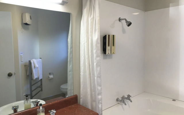 Tuscana Motor Lodge