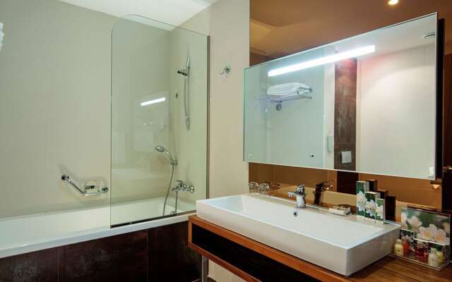 Noah's Ark Deluxe Hotel & Spa