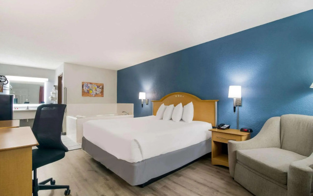 Econo Lodge Branson Theater District