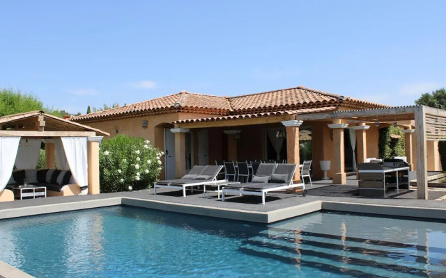 Holiday Home With Large Garden and Pool