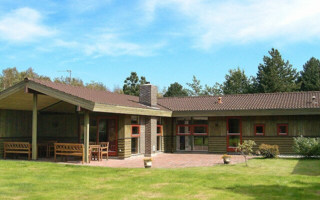 8 Person Holiday Home in Vaeggerlose