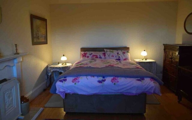 Quaint and Quirky Coastal Cottage Islay