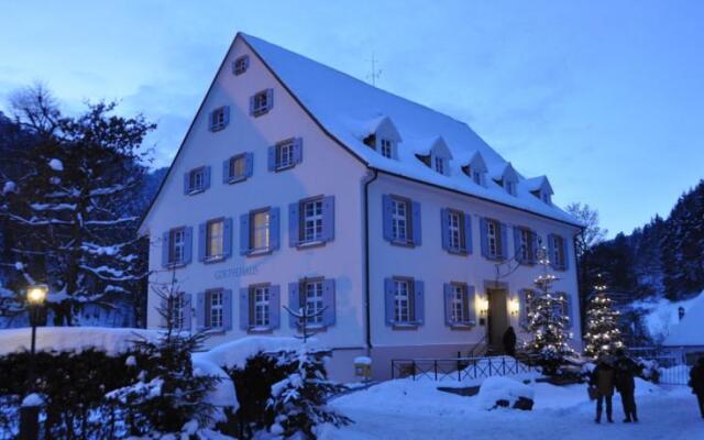 Hotel Hofgut Sternen - Wohnen in Kunst und Kultur