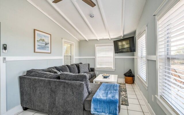 Anchors Away River House